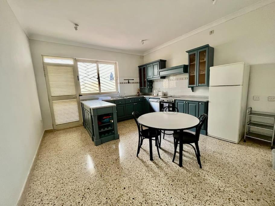 Seaview 3 Bedroom Apartment In Sliema Esterno foto